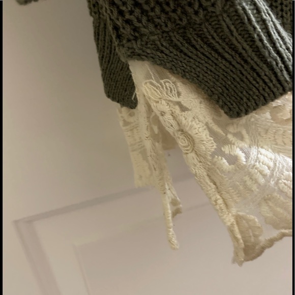 URBAN OUTFITTERS Lace Embellished Sweater - Picture 4 of 6